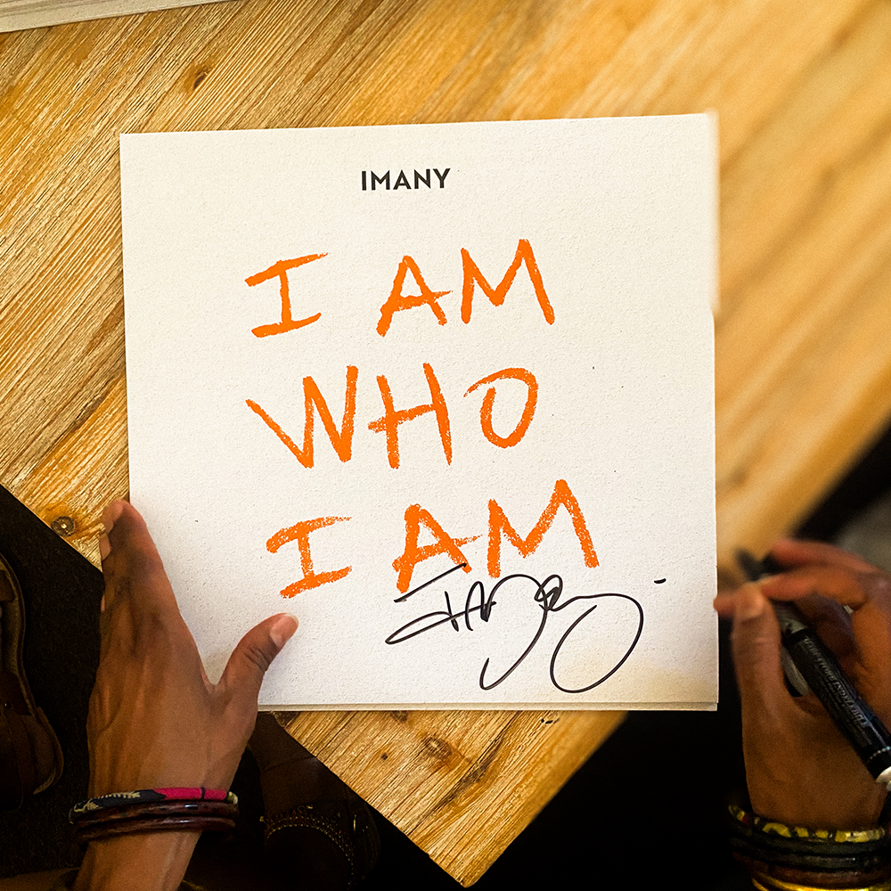 VINYLE MAXI DÉDICACÉ - I AM WHO I AM